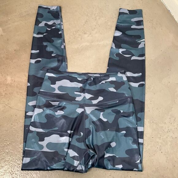 Nike Drifit One Midrise Camo Leggings - Picture 4 of 10